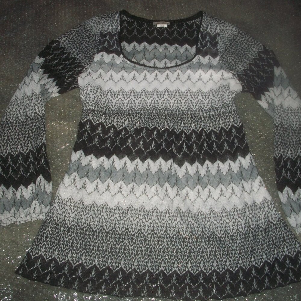 womens striped babydoll blouse. scoop neck.size medium